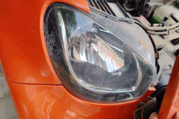 Used smart fortwo 2015 1.0L 52 kW hardtop Dynamic version Right Front Headlight