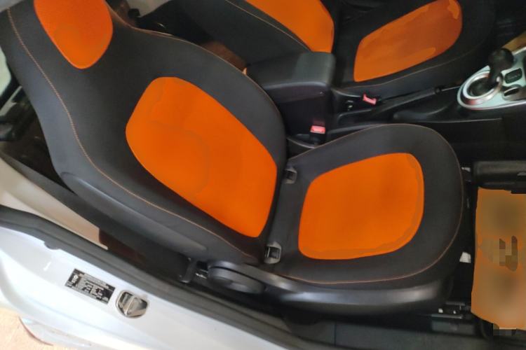 Used smart fortwo 2015 1.0L 52 kW Hardtop Passion Edition Right Front Seat