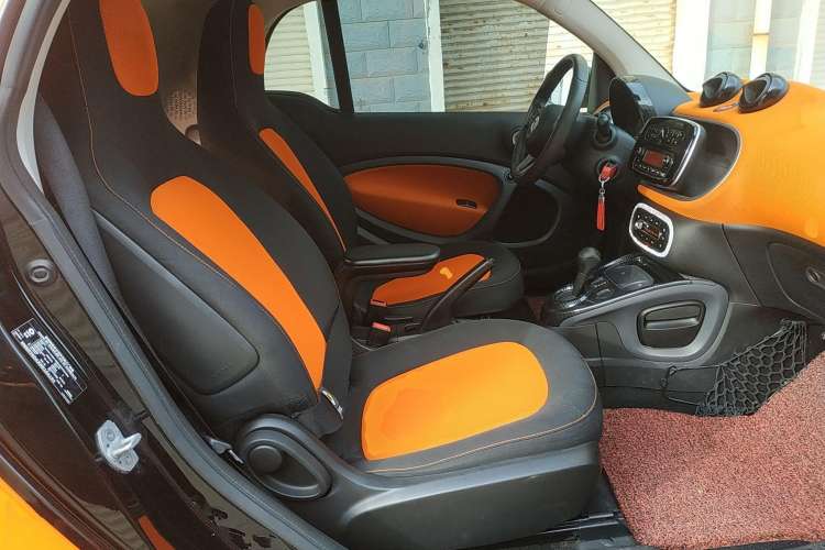 Used smart fortwo 2015 1.0L 52 kW Hardtop Passion Edition Right Rear Seat