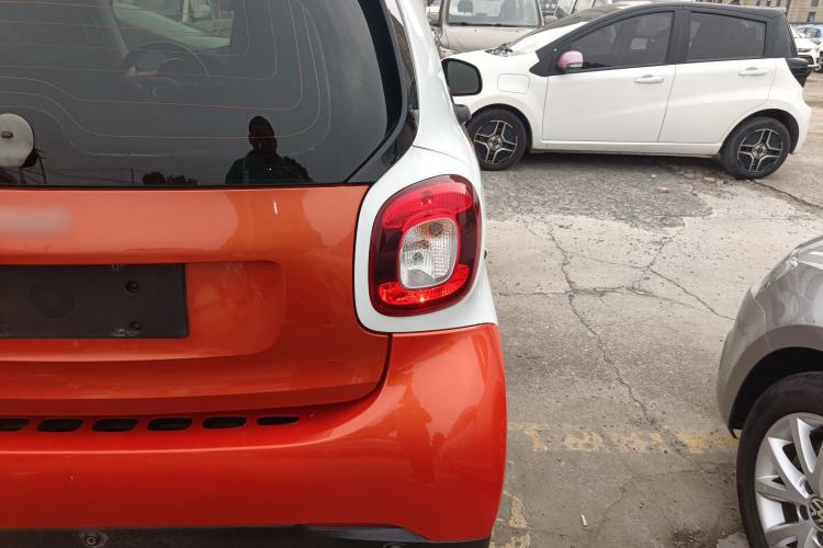 Used smart fortwo 2015 1.0L 52 kW Hardtop Passion Edition Right Rear Taillight