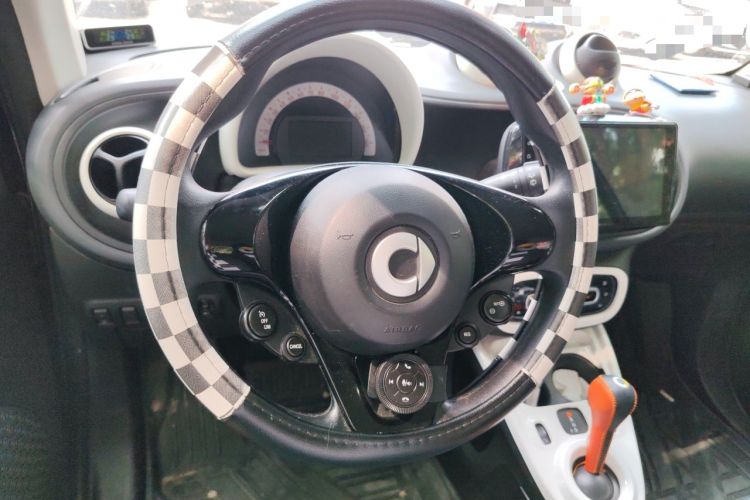 Used smart fortwo 2015 1.0L 52 kW hardtop Dynamic version Steering Wheel