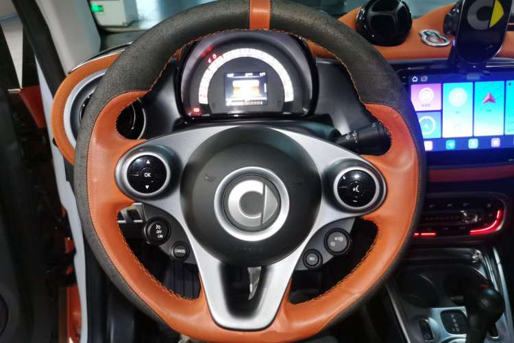 Used smart fortwo 2015 1.0L 52 kW Hardtop Passion Edition Steering Wheel