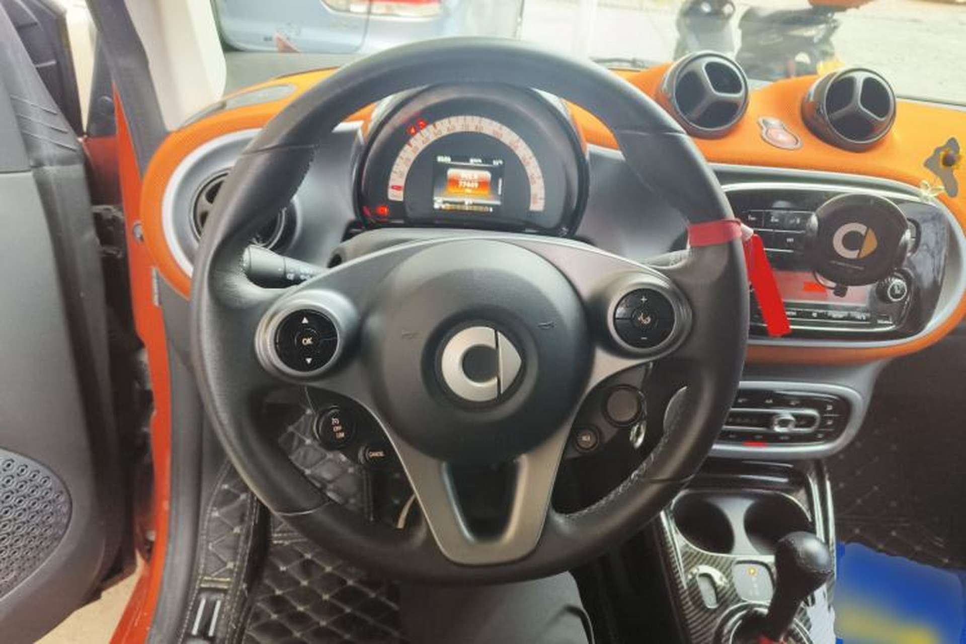 Used smart fortwo 2015 1.0L 52 kW Hardtop Passion Edition Steering Wheel