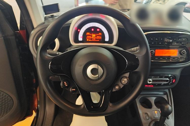 Used smart fortwo 2015 1.0L 52 kW hardtop Dynamic version Steering Wheel