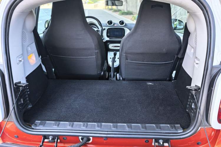 Used smart fortwo 2015 1.0L 52 kW Hardtop Passion Edition Trunk