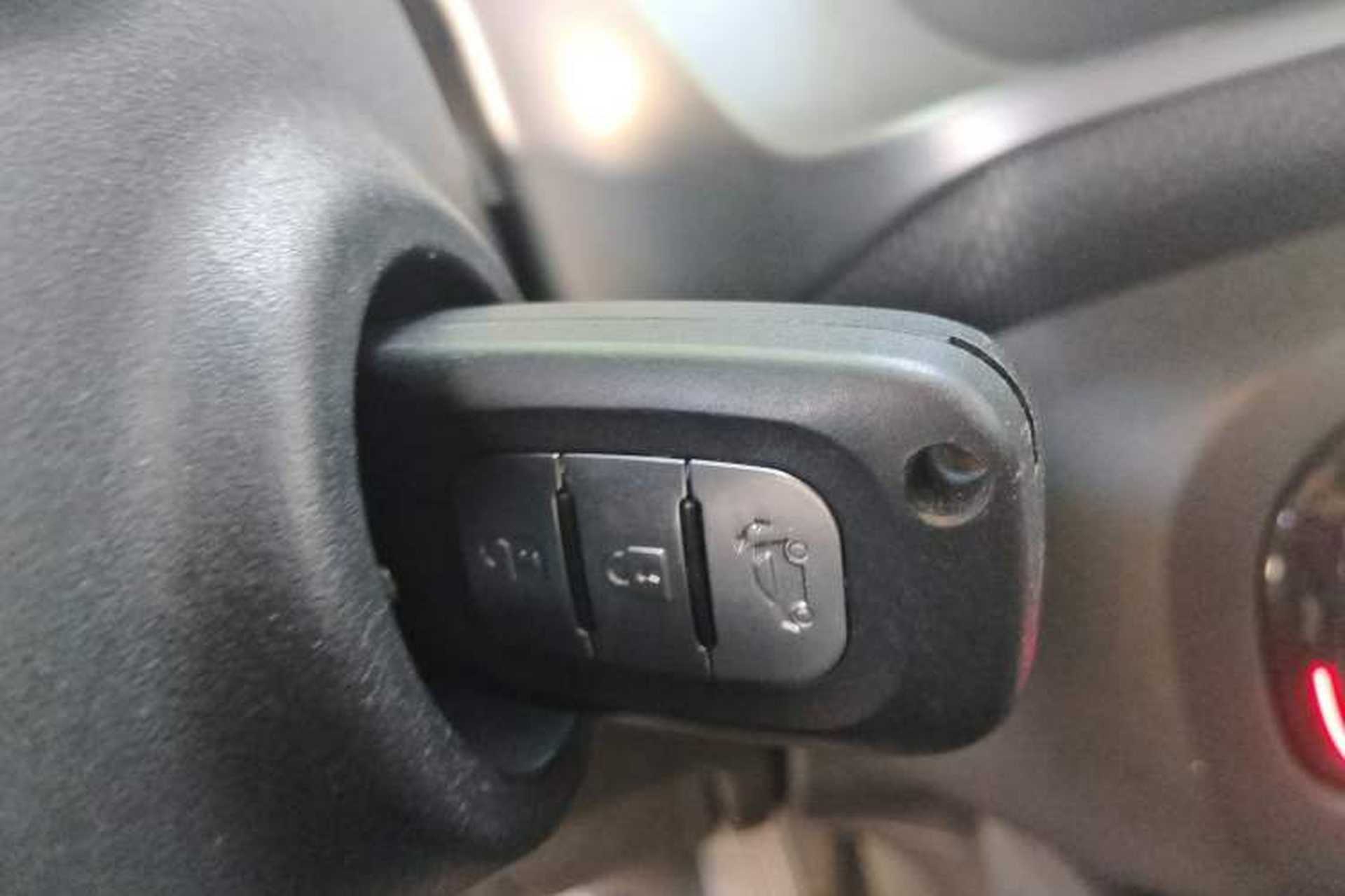 Used smart fortwo 2015 1.0L 52 kW Hardtop Passion Edition Vehicle Key