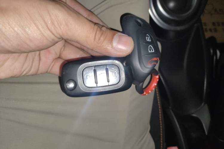 Used smart fortwo 2015 1.0L 52 kW Hardtop Passion Edition Vehicle Key