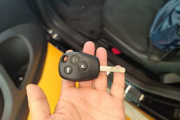 Used smart fortwo 2015 1.0L 52 kW hardtop Dynamic version Vehicle Key