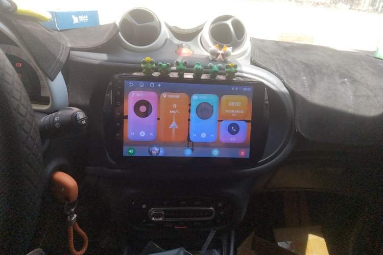 Used smart fortwo 2015 1.0L 52 kW hardtop Dynamic version Audio And AC Panel
