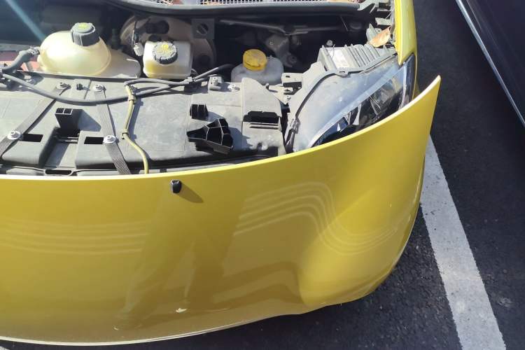 Used smart fortwo 2015 1.0L 52 kW hardtop Dynamic version Engine Bay Left