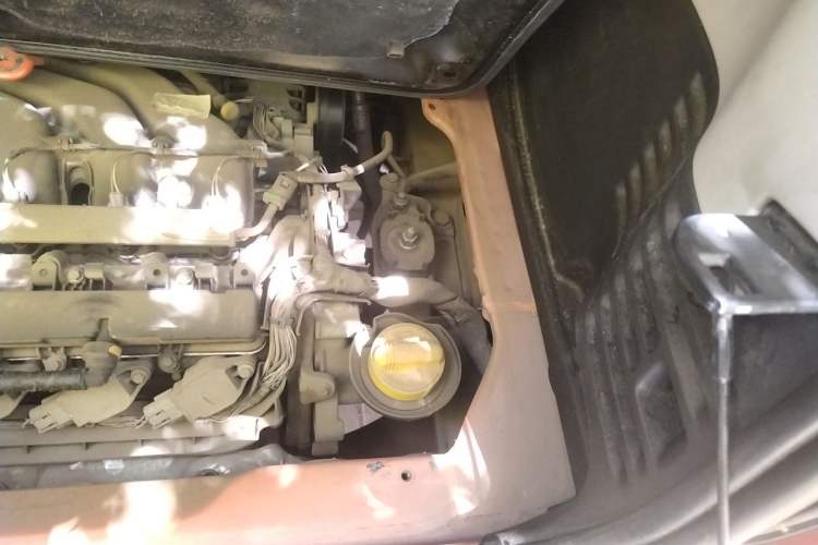 Used smart fortwo 2015 1.0L 52 kW hardtop Dynamic version Engine Bay Left