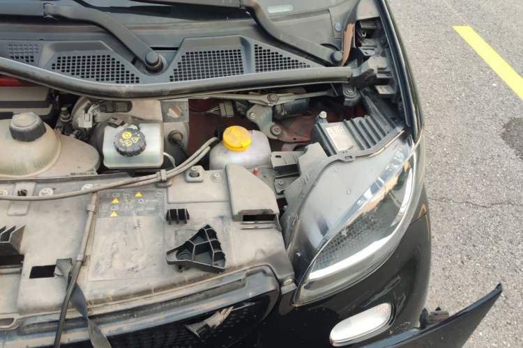 Used smart fortwo 2015 1.0L 52 kW Hardtop Passion Edition Engine Bay Left