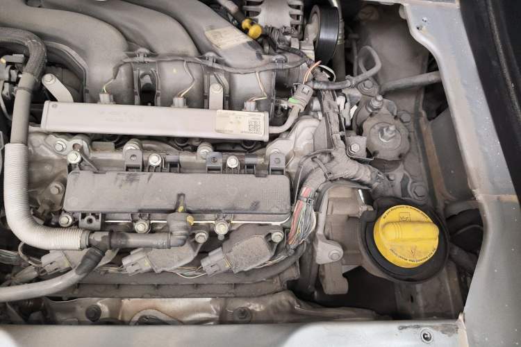 Used smart fortwo 2015 1.0L 52 kW Hardtop Passion Edition Engine Bay Left
