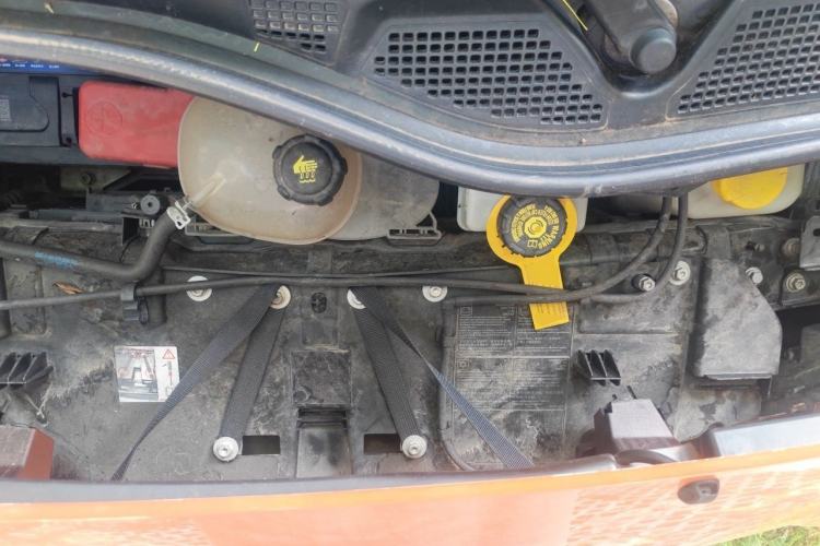 Used smart fortwo 2015 1.0L 52 kW Hardtop Passion Edition Engine Bay