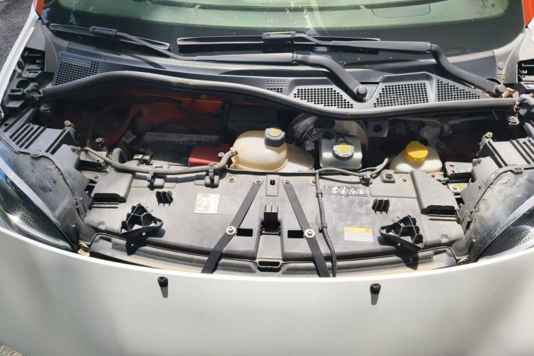 Used smart fortwo 2015 1.0L 52 kW hardtop Dynamic version Engine Bay