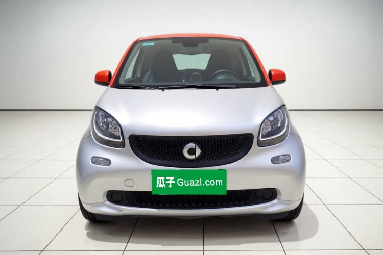 Used smart fortwo 2015 1.0L 52 kW hardtop Dynamic version Front