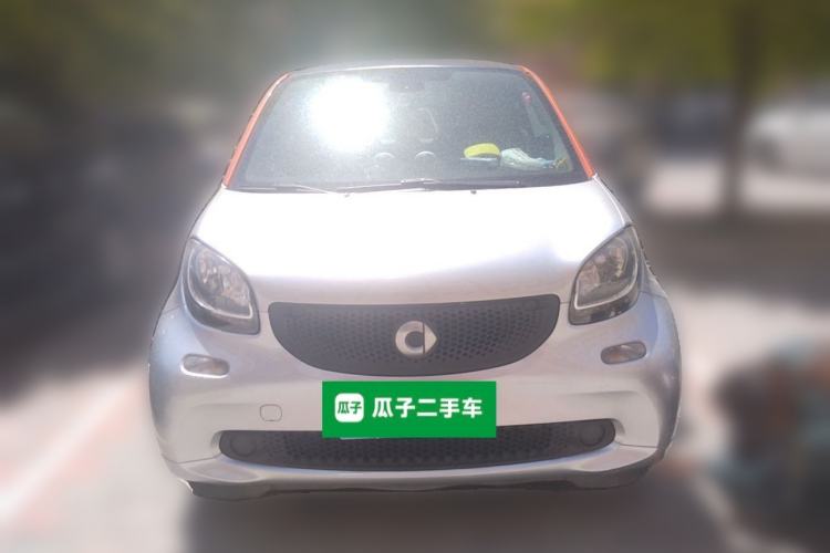 Used smart fortwo 2015 1.0L 52 kW hardtop Dynamic version Front