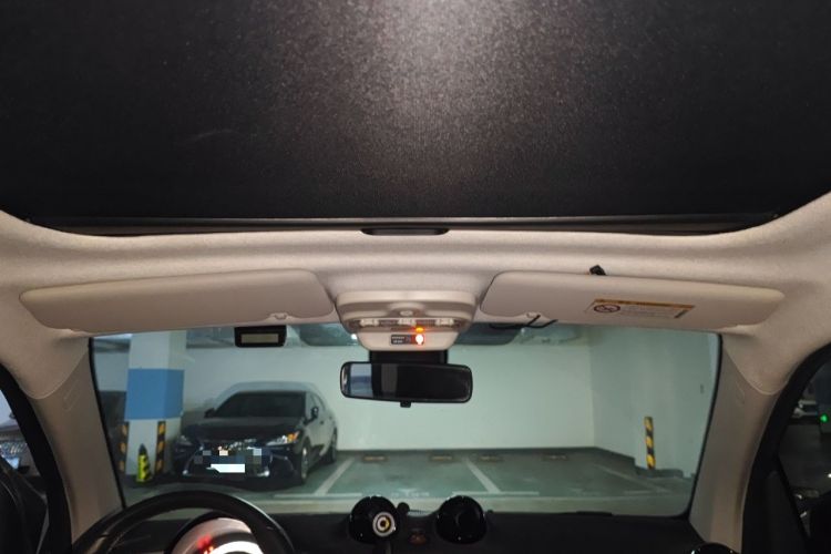 Used smart fortwo 2015 1.0L 52 kW Hardtop Passion Edition Headliner