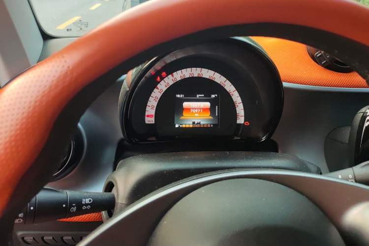 Used smart fortwo 2015 1.0L 52 kW Hardtop Passion Edition Instrument Cluster