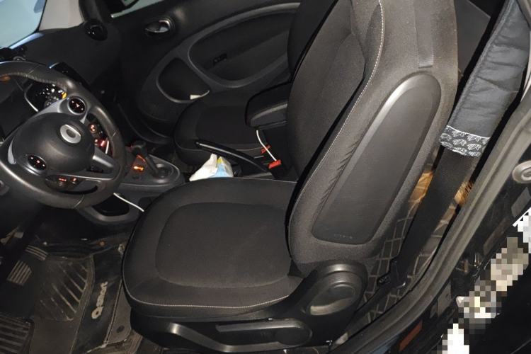 Used smart fortwo 2015 1.0L 52 kW Hardtop Passion Edition Left Front Seat