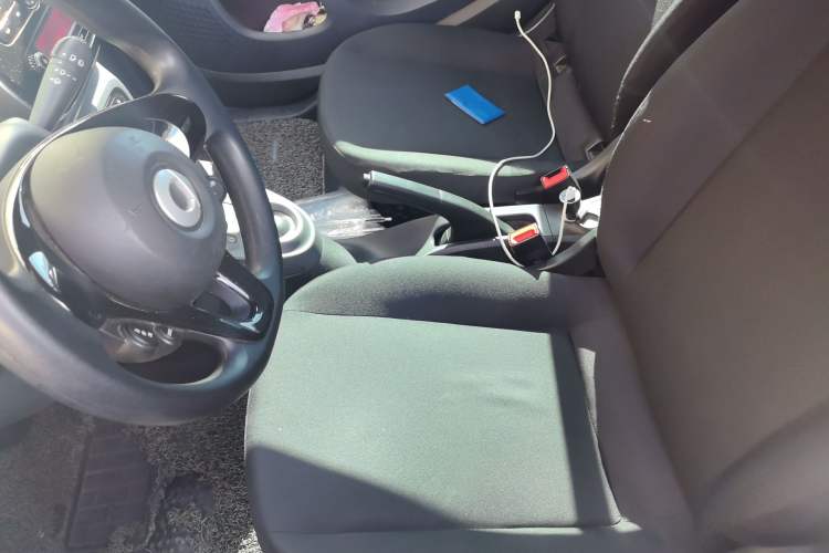 Used smart fortwo 2015 1.0L 52 kW hardtop Dynamic version Left Front Seat