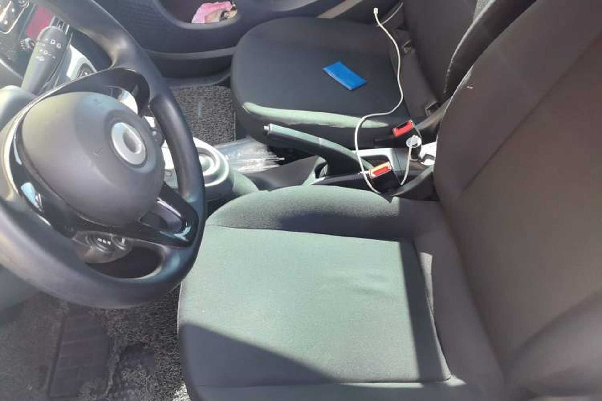 Used smart fortwo 2015 1.0L 52 kW hardtop Dynamic version Left Front Seat