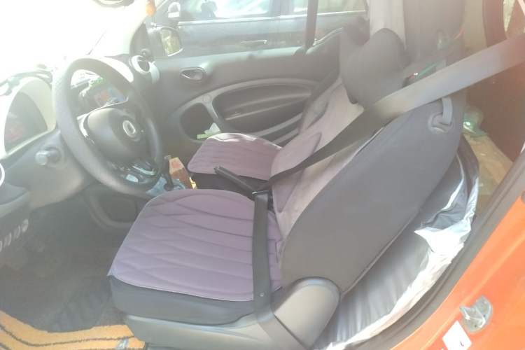 Used smart fortwo 2015 1.0L 52 kW hardtop Dynamic version Left Front Seat