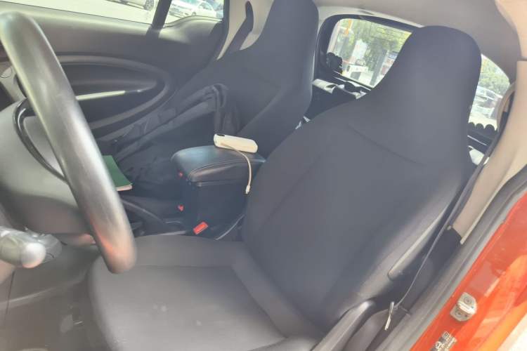 Used smart fortwo 2015 1.0L 52 kW hardtop Dynamic version Left Front Seat
