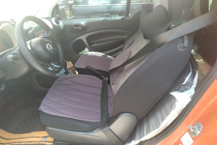 Used smart fortwo 2015 1.0L 52 kW hardtop Dynamic version Left Rear Seat