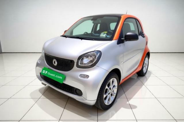Used smart fortwo 2015 1.0L 52 kW hardtop Dynamic version