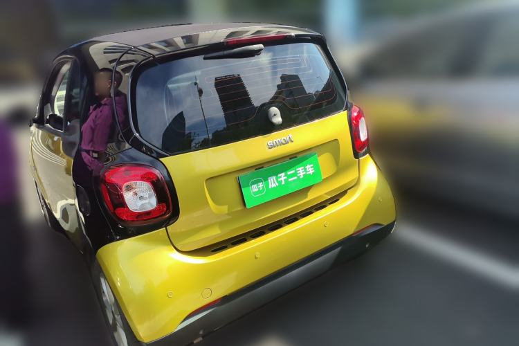Used smart fortwo 2015 1.0L 52 kW hardtop Dynamic version Rear Left 45 Deg