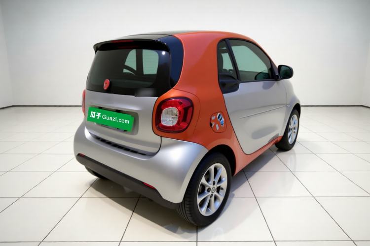 Used smart fortwo 2015 1.0L 52 kW hardtop Dynamic version Rear Right 45 Deg
