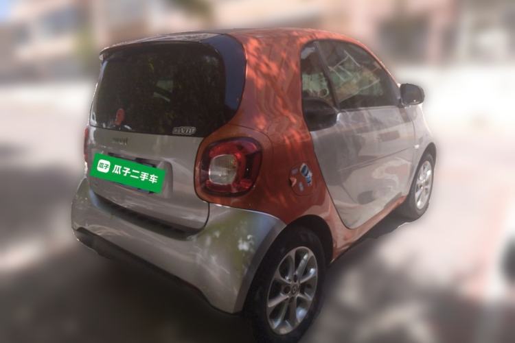 Used smart fortwo 2015 1.0L 52 kW hardtop Dynamic version Rear Right 45 Deg
