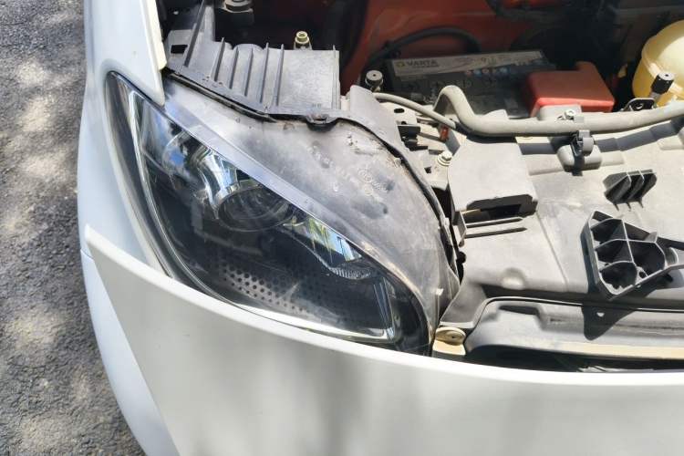 Used smart fortwo 2015 1.0L 52 kW hardtop Dynamic version Right Front Headlight