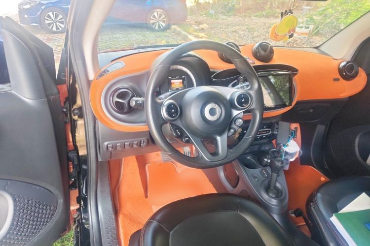 Used smart fortwo 2015 1.0L 52 kW Hardtop Passion Edition Steering Wheel