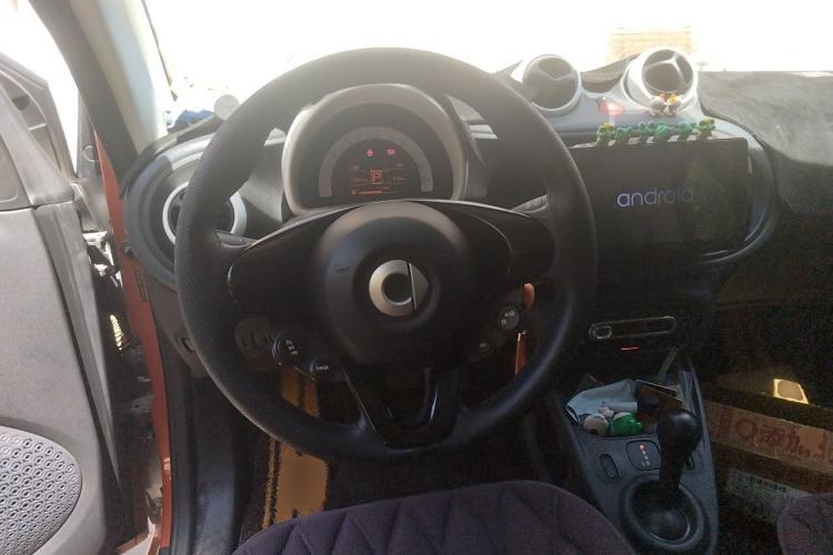 Used smart fortwo 2015 1.0L 52 kW hardtop Dynamic version Steering Wheel