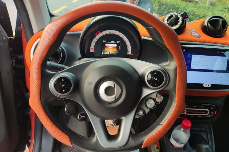 Used smart fortwo 2015 1.0L 52 kW Hardtop Passion Edition Steering Wheel