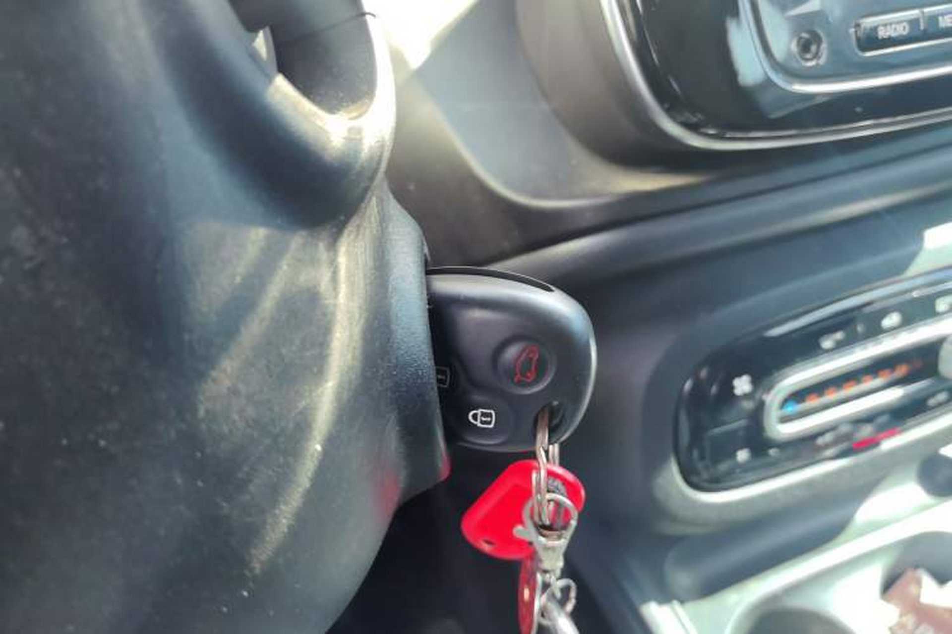 Used smart fortwo 2015 1.0L 52 kW hardtop Dynamic version Vehicle Key