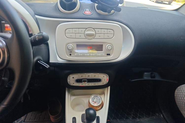 Used smart fortwo 2015 1.0L 52 kW Hardtop Passion Edition Audio And AC Panel
