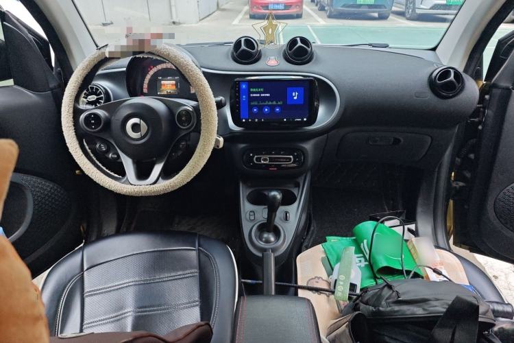 Used smart fortwo 2015 1.0L 52 kW Hardtop Passion Edition Center Console
