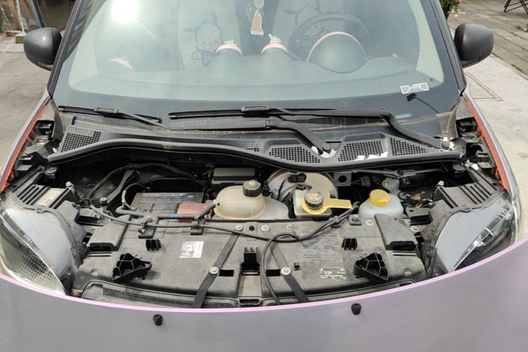 Used smart fortwo 2015 1.0L 52 kW hardtop Dynamic version Engine Bay
