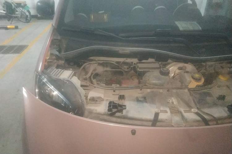 Used smart fortwo 2015 1.0L 52 kW hardtop Dynamic version Engine Bay Right
