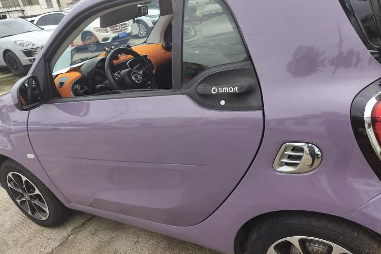 Used smart fortwo 2015 1.0L 52 kW Hardtop Passion Edition Exterior 3