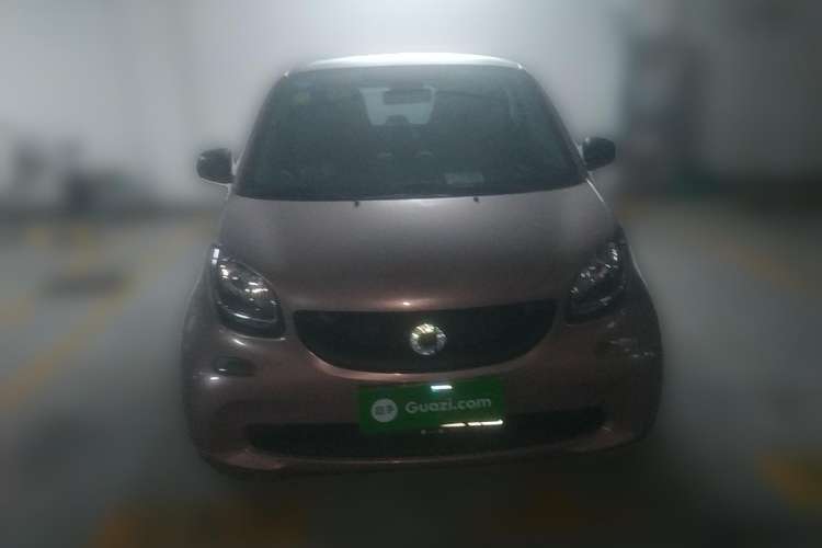 Used smart fortwo 2015 1.0L 52 kW hardtop Dynamic version Front