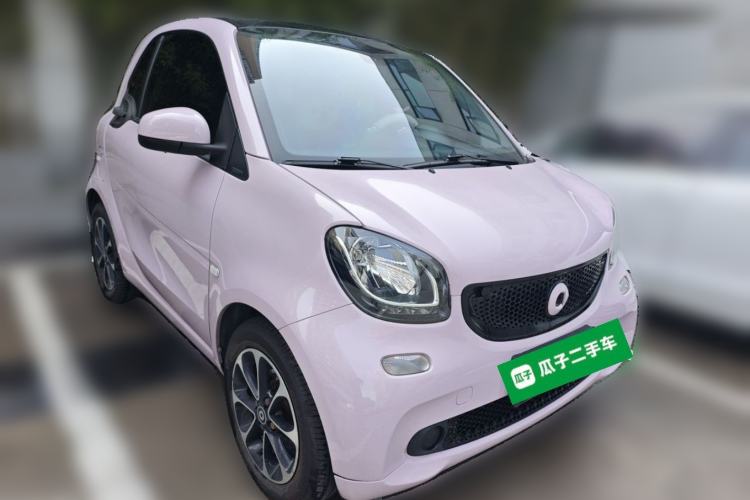 Used smart fortwo 2015 1.0L 52 kW Hardtop Passion Edition Front Right 45 Deg