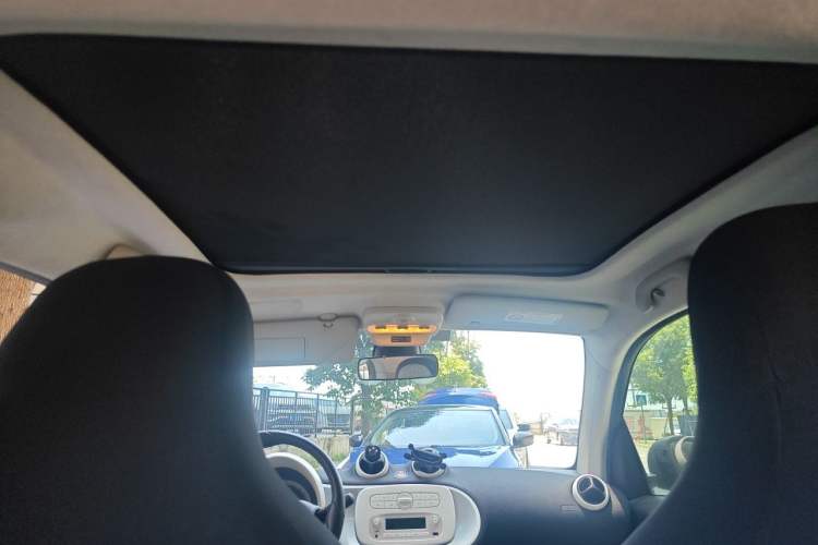Used smart fortwo 2015 1.0L 52 kW Hardtop Passion Edition Headliner