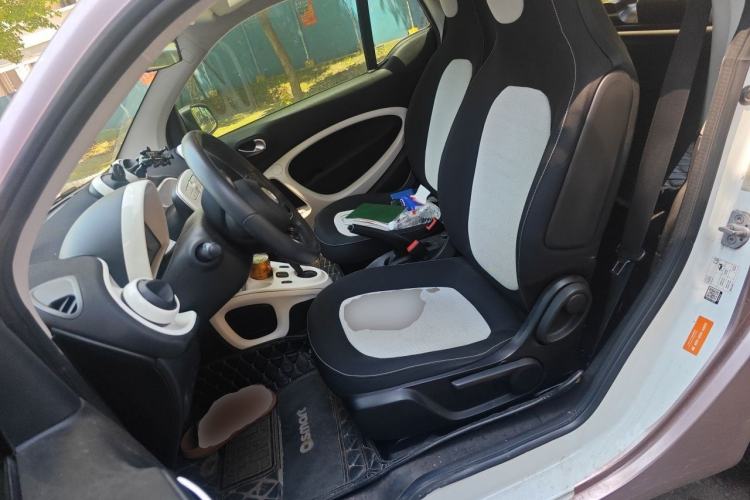 Used smart fortwo 2015 1.0L 52 kW Hardtop Passion Edition Left Front Seat