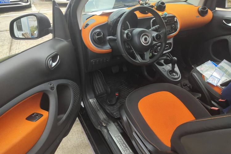 Used smart fortwo 2015 1.0L 52 kW Hardtop Passion Edition Left Front Seat