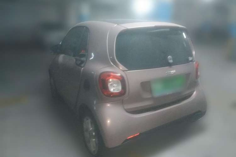 Used smart fortwo 2015 1.0L 52 kW hardtop Dynamic version Rear Left 45 Deg