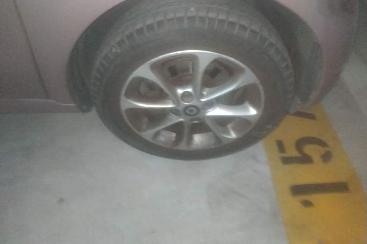 Used smart fortwo 2015 1.0L 52 kW hardtop Dynamic version Right Front Wheel Hub